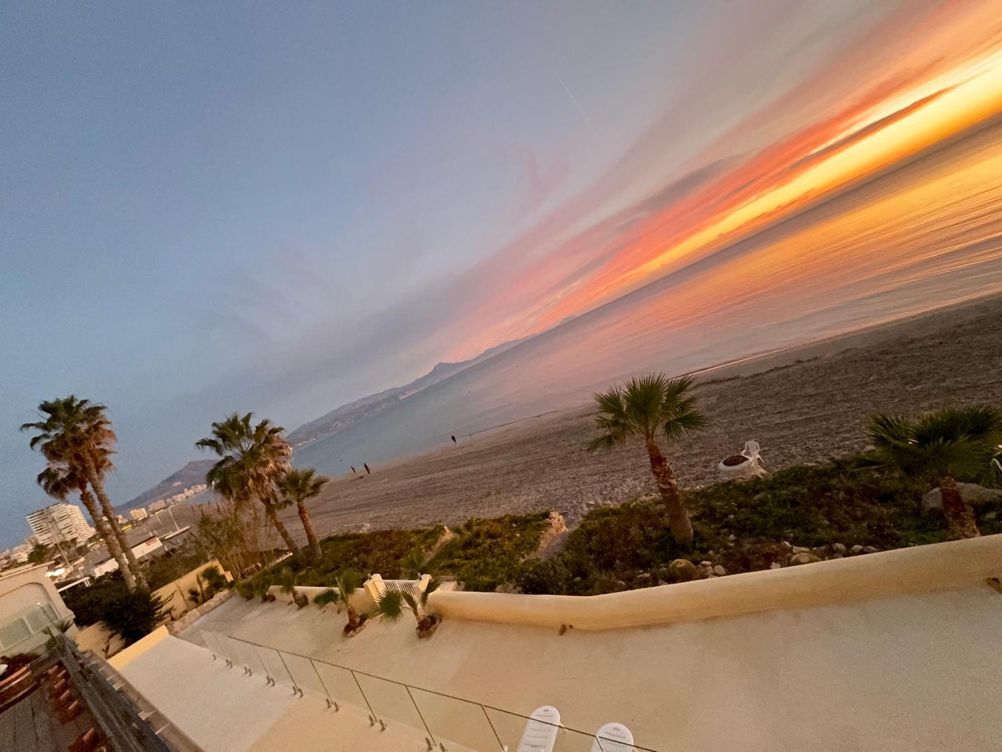Maravilloso Apartamento Amanecer Cabo A Pie De Playa Y Mar En Chalet Roquetes Alicante Eksteriør billede